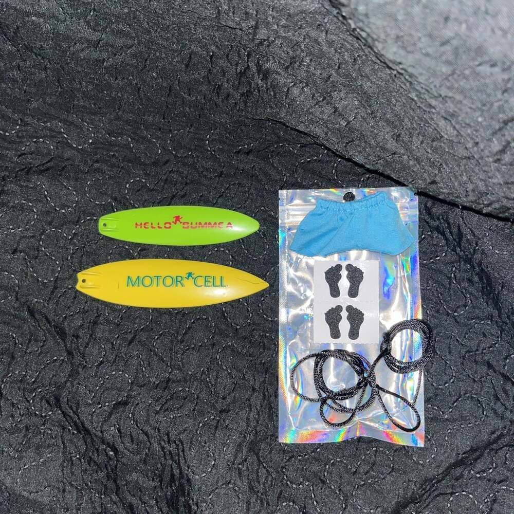 Miniature Finger Surfboard Set with Accessories - Yellow & Green